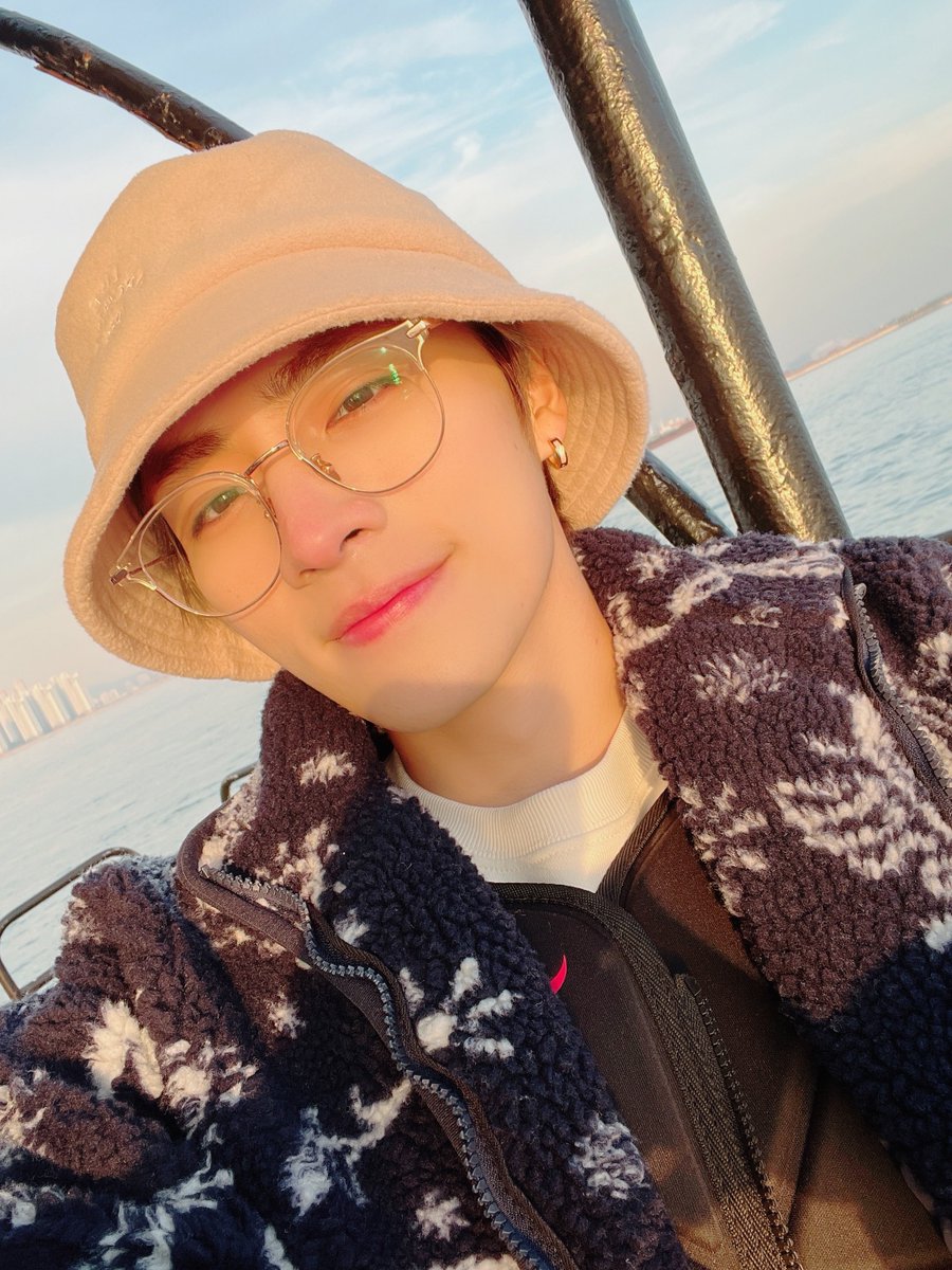 xiaojun_xdj's tweet photo. Junjun 💭 My nose haha😂 https://t.co/RdzZtR5cIX