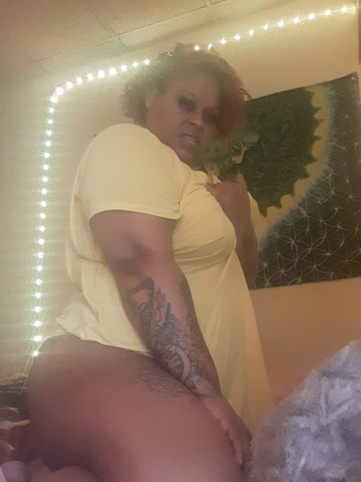 Let me put you to bed #goodnight #stars #my600lblife #dontwakemeup https://t.co/gSMbNDdYdW<a href="/tag/goodnight"class="tags">#goodnight</a><a href="/tag/stars"class="tags">#stars</a><a href="/tag/my600lblife"class="tags">#my600lblife</a><a href="/tag/dontwakemeup"class="tags"><span>#dontwakemeup</span></a>