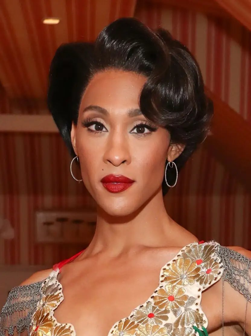 MJ 로드리게즈 (포즈 - 블랑카) 골든글로브 수상한 첫번째 트랜스젠더가 되었다 😭😭😭Translate post