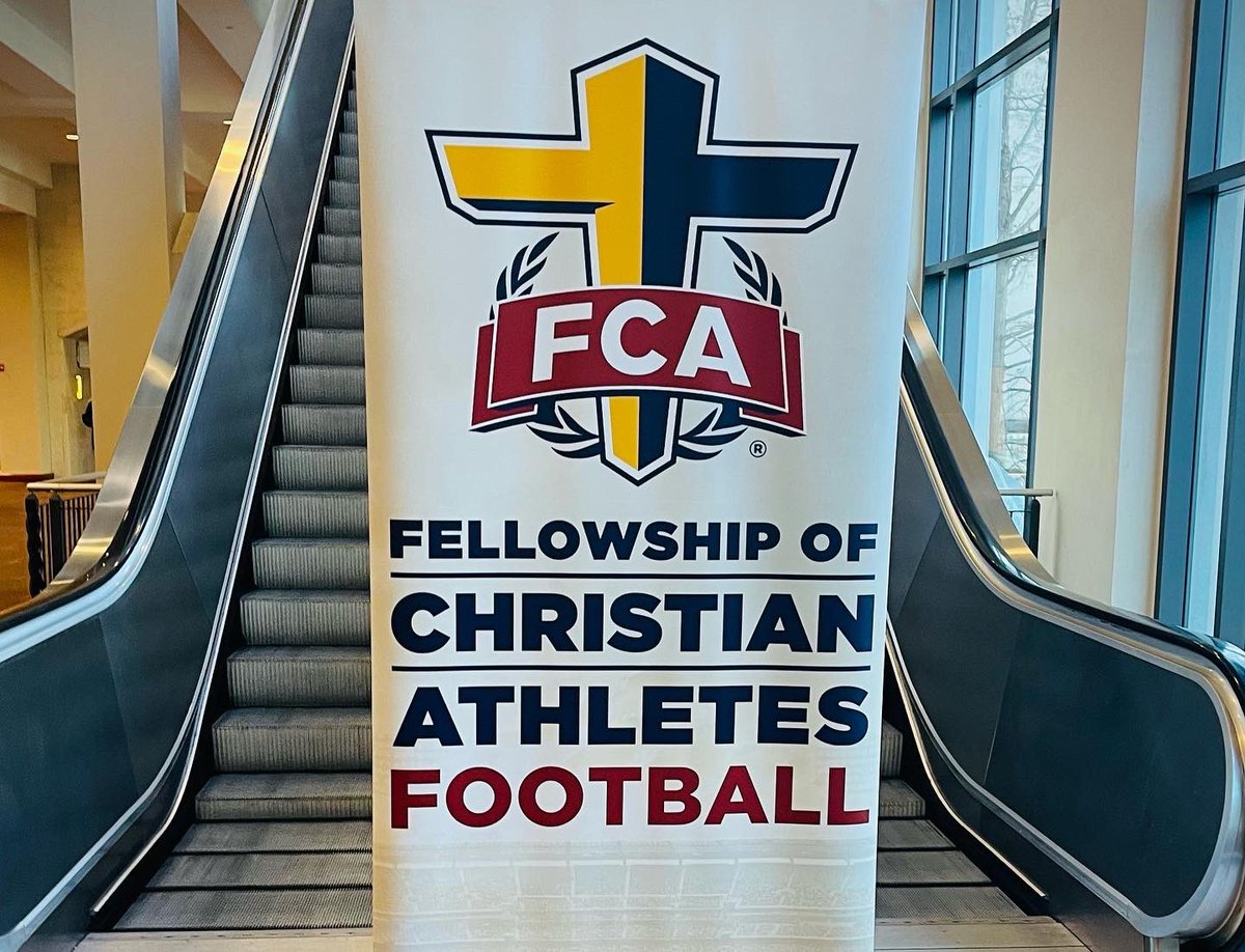 ChipBaker19's tweet photo. Canβt go wrong with being in the building with this inspirational triple threat! @kadohinson + @thefcateam + @weareafcaβ¦.Letβs goooo!!!
#mikadohinson #texasa&m #fca #afca #convention #themessage #takemedeeper https://t.co/P4bN9KMY3T