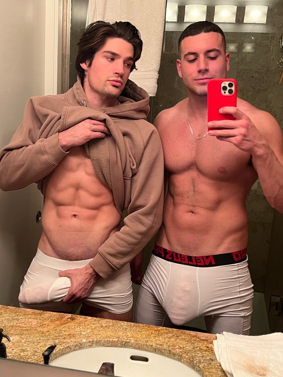 Reply if you’d be our bottom👀