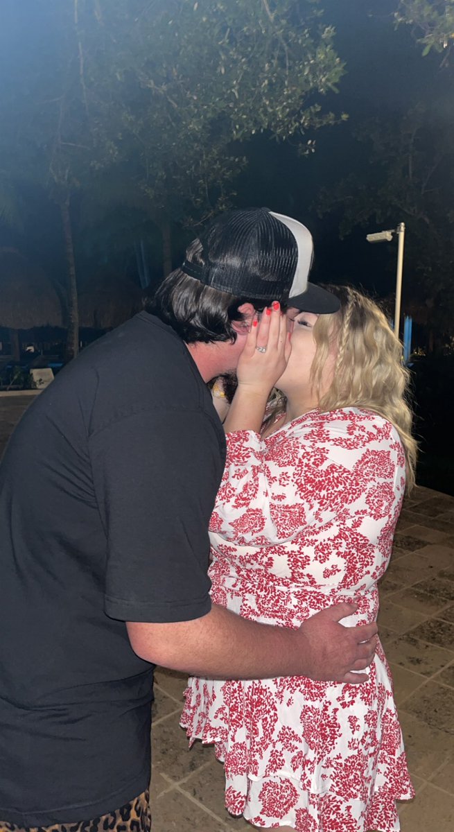 Cassatitty's tweet photo. WE’RE ENGAGED!!! 🤩💍🥰 https://t.co/2LyciZQ1nD