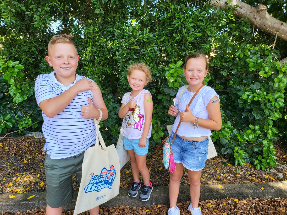 griffo762014's tweet photo. My 3 kids vaccinated today, was great to see long lines of kids rolling their sleeves up. https://t.co/A4aHoQquwA