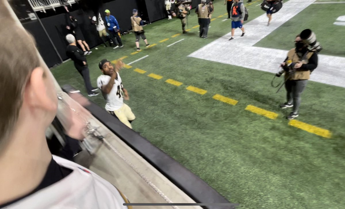 DeveloperFredie's tweet photo. Thank you @iam_jtgray . You made this little 9-year-old’s night. #HailState We’re super proud of you — especially that Pro Bowl recognition. Keep grinding. https://t.co/9LRz11W1bg