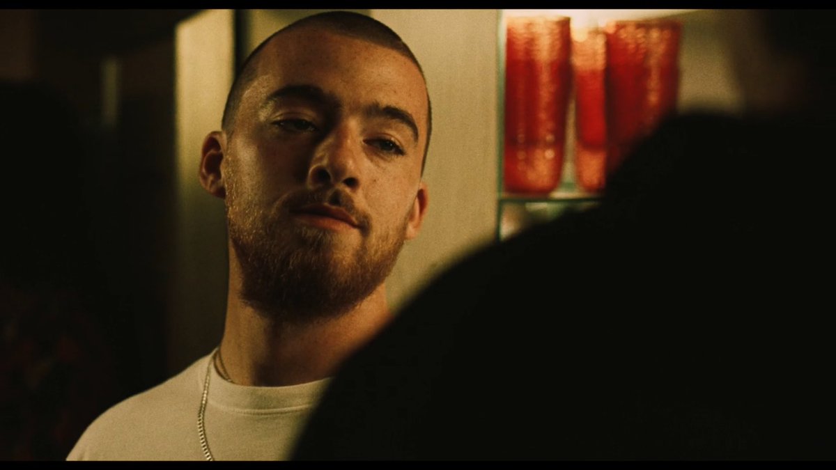 ineedmorecocoa's tweet photo. idgaf we gotta defend this man at all costs #Euphoria #EuphoriaHBO #EuphoriaSeason2 https://t.co/cDVYTaTiet
