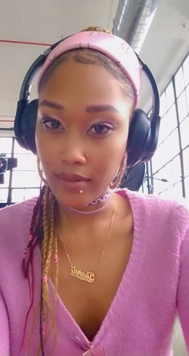 PrettyDaArtist's tweet photo. #prettyvybz🎀 https://t.co/N1RmEJ8Bia
