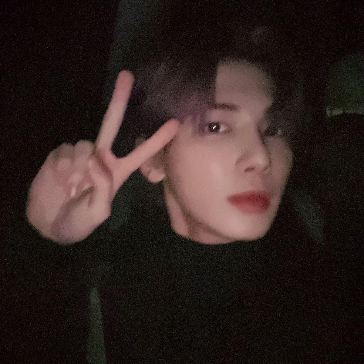 crowntxtbrasil_'s tweet photo. @TXT_bighit_jp 📸[TRAD]
[#/MensagemDoTXT] Feliz Ano Novo, MOA-chan. Que vocês permaneçam com o TOMORROW X TOGETHER este ano também.
 @TXT_members @TXT_bighit @TXT_bighit_jp #TAEHYUN https://t.co/27oVOiglch