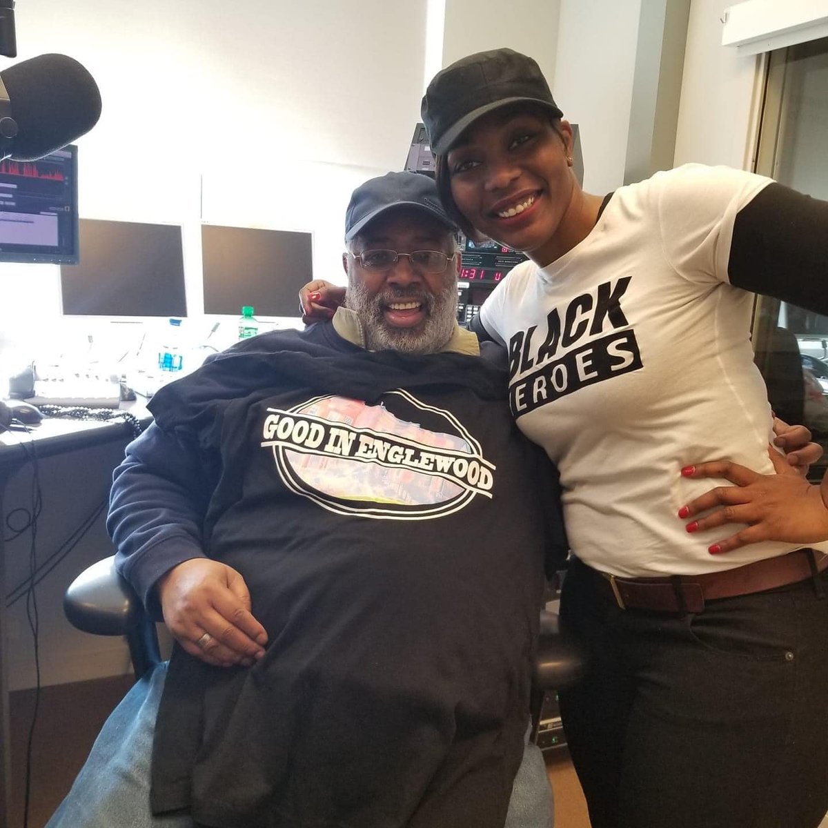Ms_ShanahB's tweet photo. Remembering my mentor, trusted advisor, historian, @KK_College teacher, &amp; Chicago Radio Legend @haroldleerush whose radio silence is deafening. My tribute, https://t.co/QNEUGLL1FY  Thank you for sharing the mic &amp; giving @GoodInEnglewood a platform.  Rest In Power HLR. https://t.co/x8cAe14e9j
