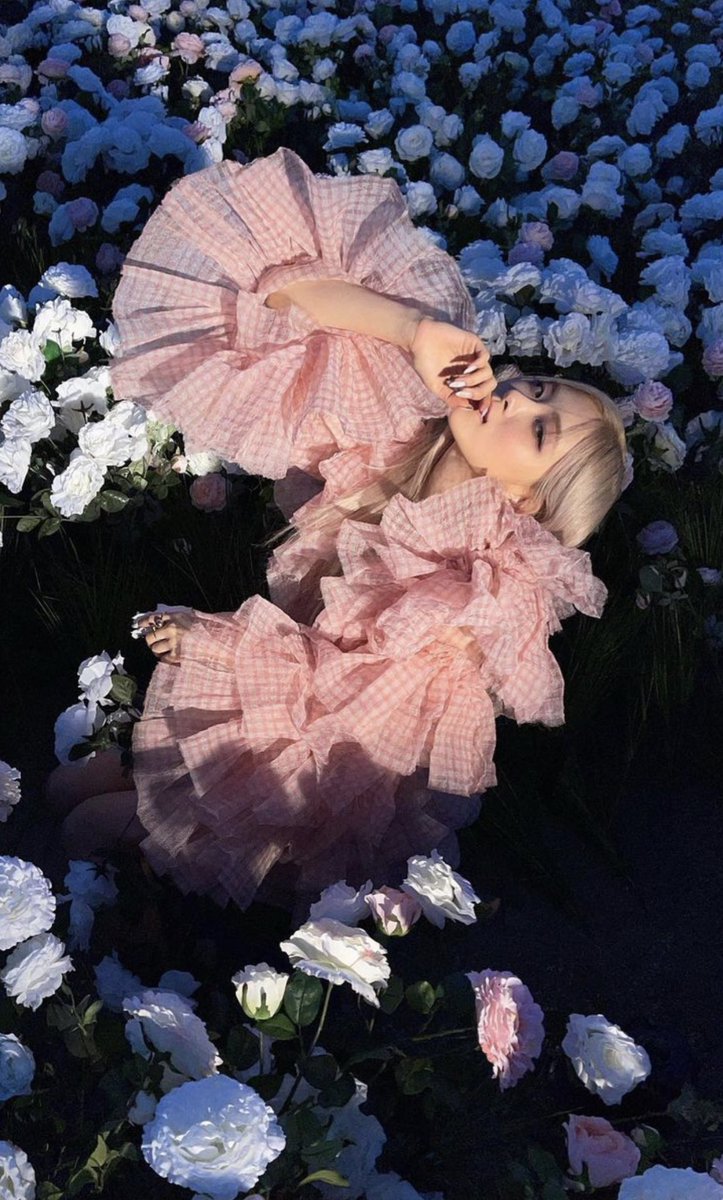 Staff| 
Rosé Paraguay returns renewed and for more updates please love our page always.🙌🌸

Staff| Rosé Paraguay regresa renovado y para más actualizaciones, ame nuestra página siempre.🙌🌸❤️

I Love Guys Please Follow ✨❤️

 #로제 #ROSÉ #BLACKPINK #RSPYOFC <a href="/BLACKPINK/">BLACKPINKOFFICIAL</a>