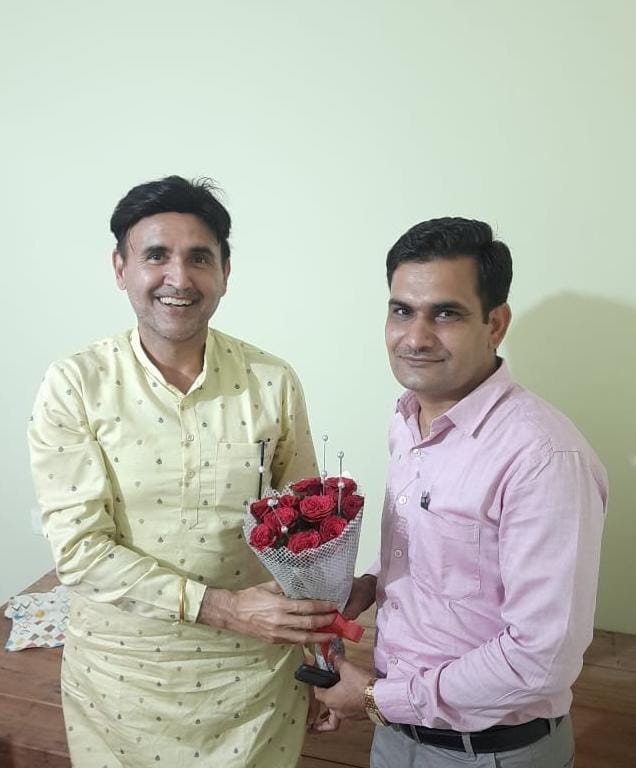 SatishKumarJya1's tweet photo. @KrishnaPooniaIN @CoachPoonia हमारे आदर्श द्रोणाचार्य अवॉर्डी श्री वीरेंद्र पूनिया जी मुख्य खेल अधिकारी राजस्थान सरकार को जन्मदिन की ढेर सारी शुभकामनाएं https://t.co/TBCxnUL9pr