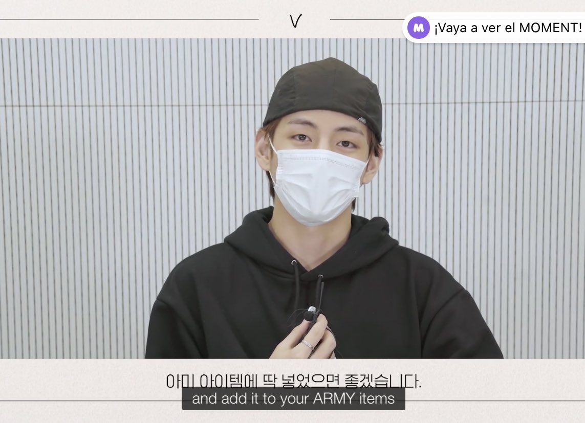 seovkjinnies's tweet photo. — Tae nos dijo que espera que nos guste la mercancía que el diseñó, espera que escojamos la que ma nos guste y le añadamos nuestras cosas.
#ArtistMadeByV #ShowByV #VMerchStyle #BY_V #V #CollectionByV @BTS_twt https://t.co/s23cTLFMVX