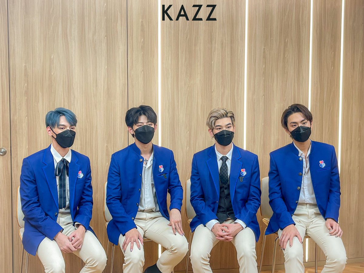 Kazzmagazine's tweet photo. รอติดตามสัมภาษณ์ น้องๆผู้ชนะ ต้าห์อู๋ - ออฟโรด -ไดร์ม่อน -เจลเลอร์ - เป็นต่อ #LAZiCONFinalStage ได้ที่ #KAZZMAGAZINE https://t.co/yPhBmJm1fQ