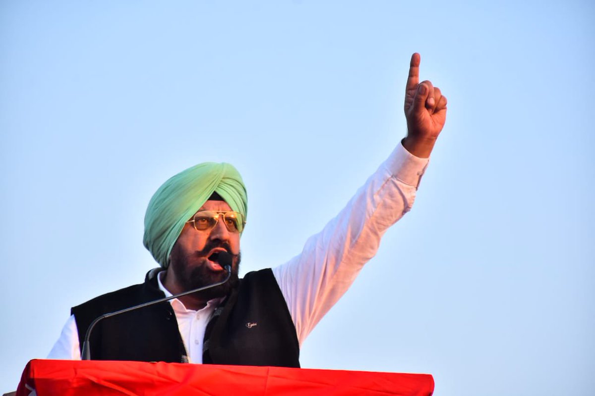 KuljitRandhawaa's tweet photo. ਆਪਣੇ ਹਲਕੇ ਦੇ ਹਲਾਤਾਂ ਨੂੰ ਬਦਲਣ ਲਈ ਆਪਣੇ ਪ੍ਰਤੀਨਿਧੀ ਨੂੰ ਬਦਲੋ। ਸਾਲਾਂ ਤੋਂ ਗੱਦੀ 'ਤੇ ਬੈਠੇ ਲੋਕ ਭੁੱਲ ਗਏ ਹਨ ਕਿ ਉਹ ਕਿਉਂ ਚੁਣੇ ਗਏ ਸਨ।#PunjabElection2022 #HALKADERABASSI https://t.co/eeJVuIwWNO