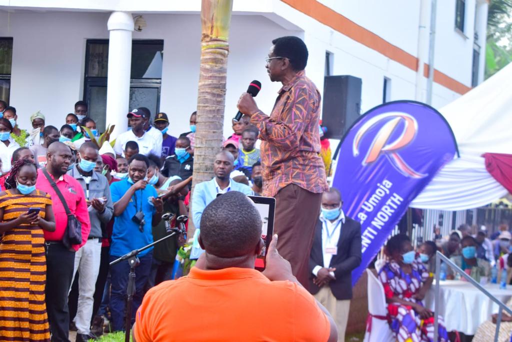  Siaya Senator James Orengo has asked Deputy President William Ruto to stop hypocrisy saying he has nothing new to offer ahead of the General Elections. Photo: James Orengo/Twitter.