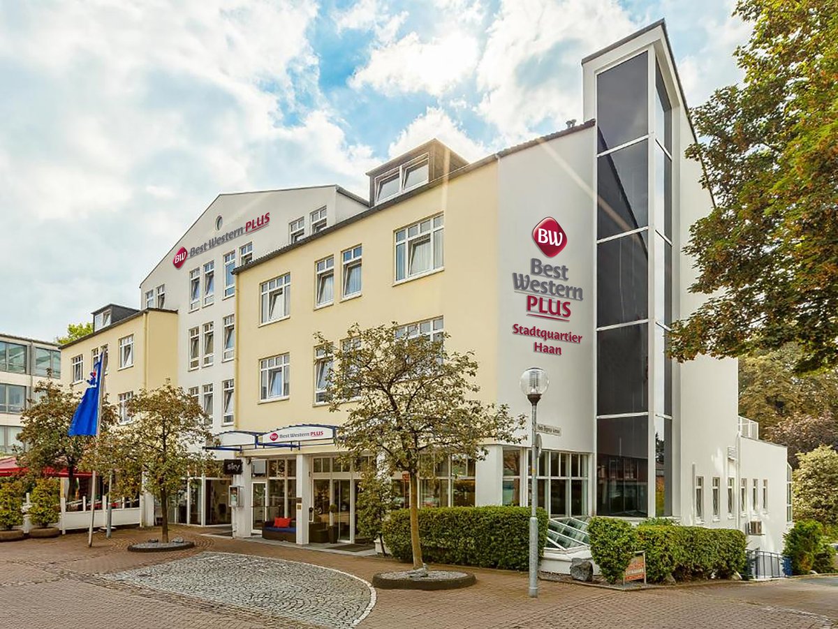 Zuwachs für Best Western zum #Jahresstart: Das Best Western Plus Hotel Stadtquartier Haan schließt sich der BWH Hotel Group Central Europe an und ergänzt das Portfolio der Gruppe individueller Hotels in der Metropolregion #Düsseldorf. 👍 Alle Infos ➡️ ow.ly/fOJz50HqEFF