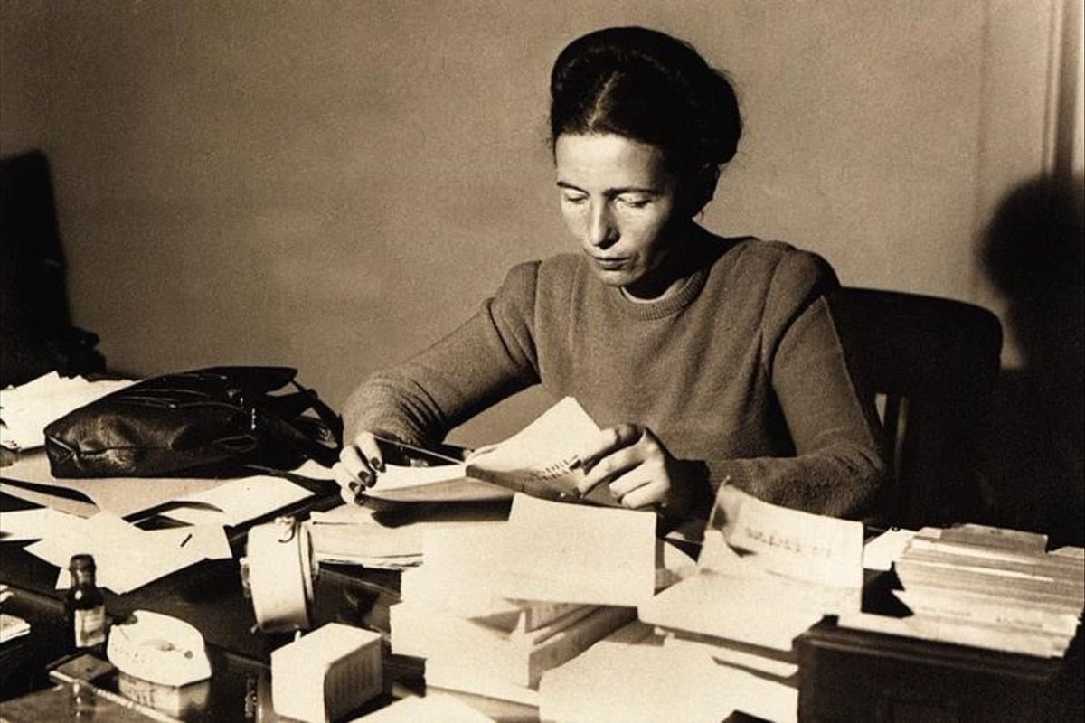 DraLauraRedondo's tweet photo. Simone de Beauvior nació el 9 de enero de 1908. Pese a la época, logró analizar su sociedad,la socialización sexista y los valores culturales desiguales entre ambos sexo. Se adelantó más de un siglo para aportar luz en el camino de todas las mujeres. Su legado la hizo referente👇🏼 https://t.co/IfiJQz2VDB