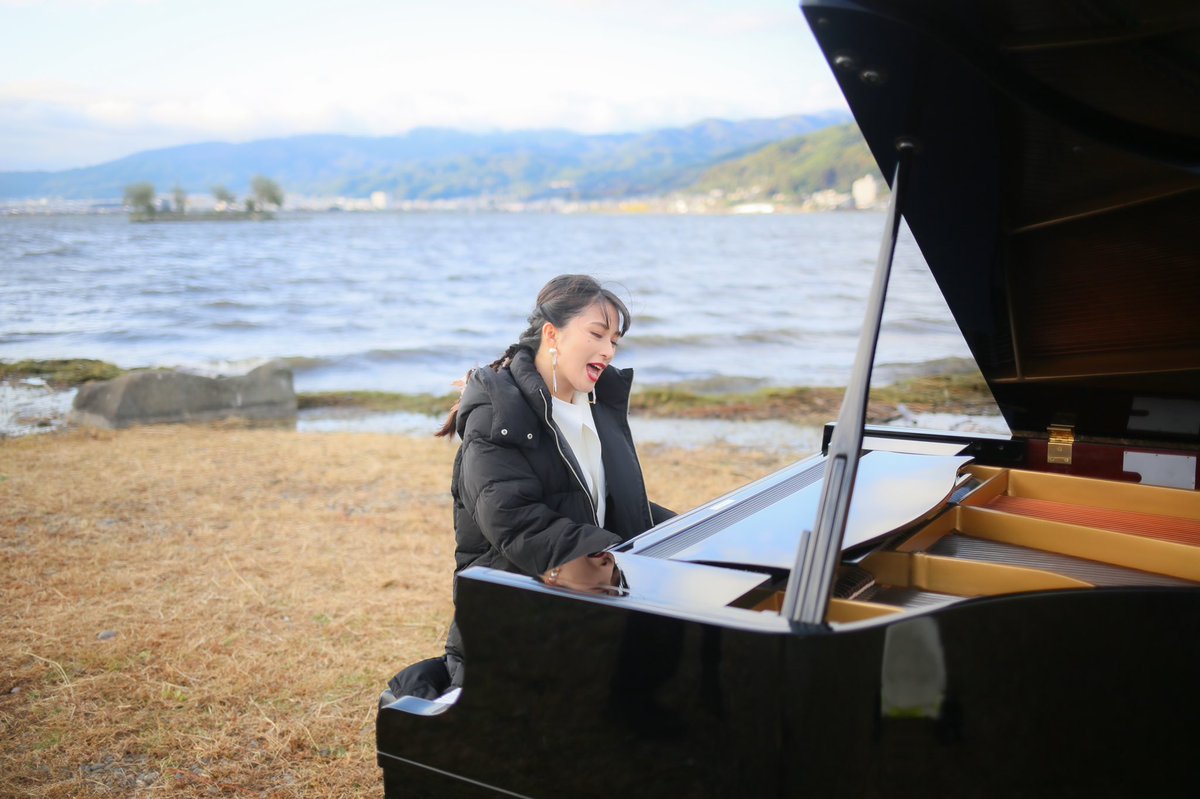 安静のMV観ていただき、ありがとうございます🎹
皆さんからのコメント本当に嬉しいです！
まだご覧になっていない方はこちらのリンクから是非✨
b23.tv/2S3oKZX