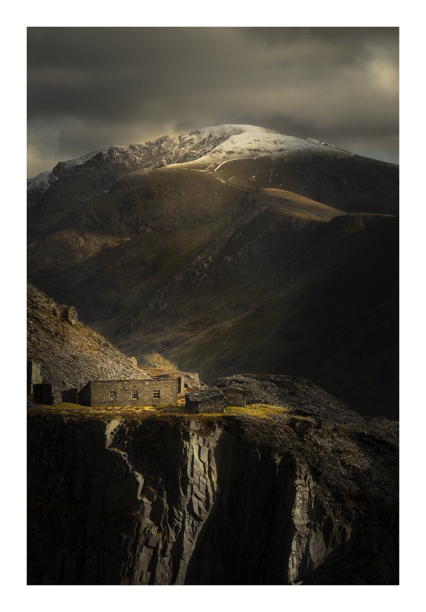 Dinorwic quarry with the snow capped peaks of #garneddugain #cribyddysgl and #snowdon #yrwyddfa forming a great backdrop. #FSlocal