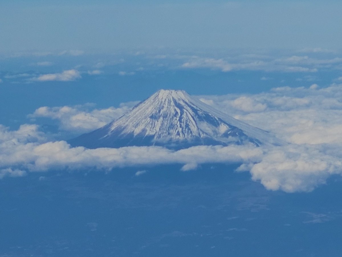 綺麗な富士山が見えたので！！ 成人を迎えらえた皆さまおめでとうございます！！ 健康第一で栄えある人生を！！