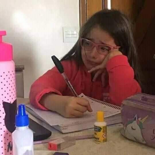 لما تكون في الامتحان وعارف انك بتحل غلط بس مش عارف حل تاني