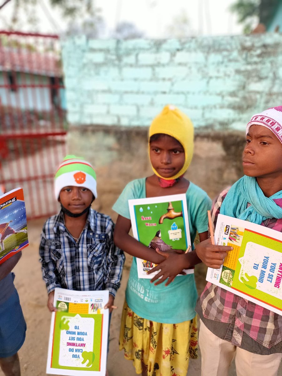 pagariawf's tweet photo. Donated wintercaps and notebooks to 100 kids in biru village in #simdega .
On ground distribution done by @premdas420 !
#dcsimdega @dc_simdega #pagariafoundation @pagariawf #winterdonation https://t.co/wnMfyFwP5s