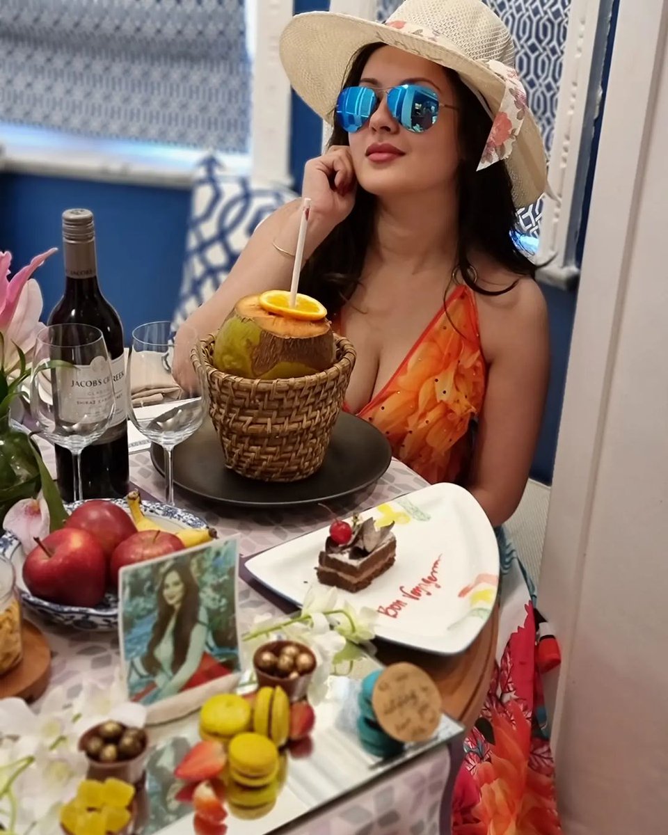 diva <a href="/impujaabanerjee/">Puja Banerjee</a>