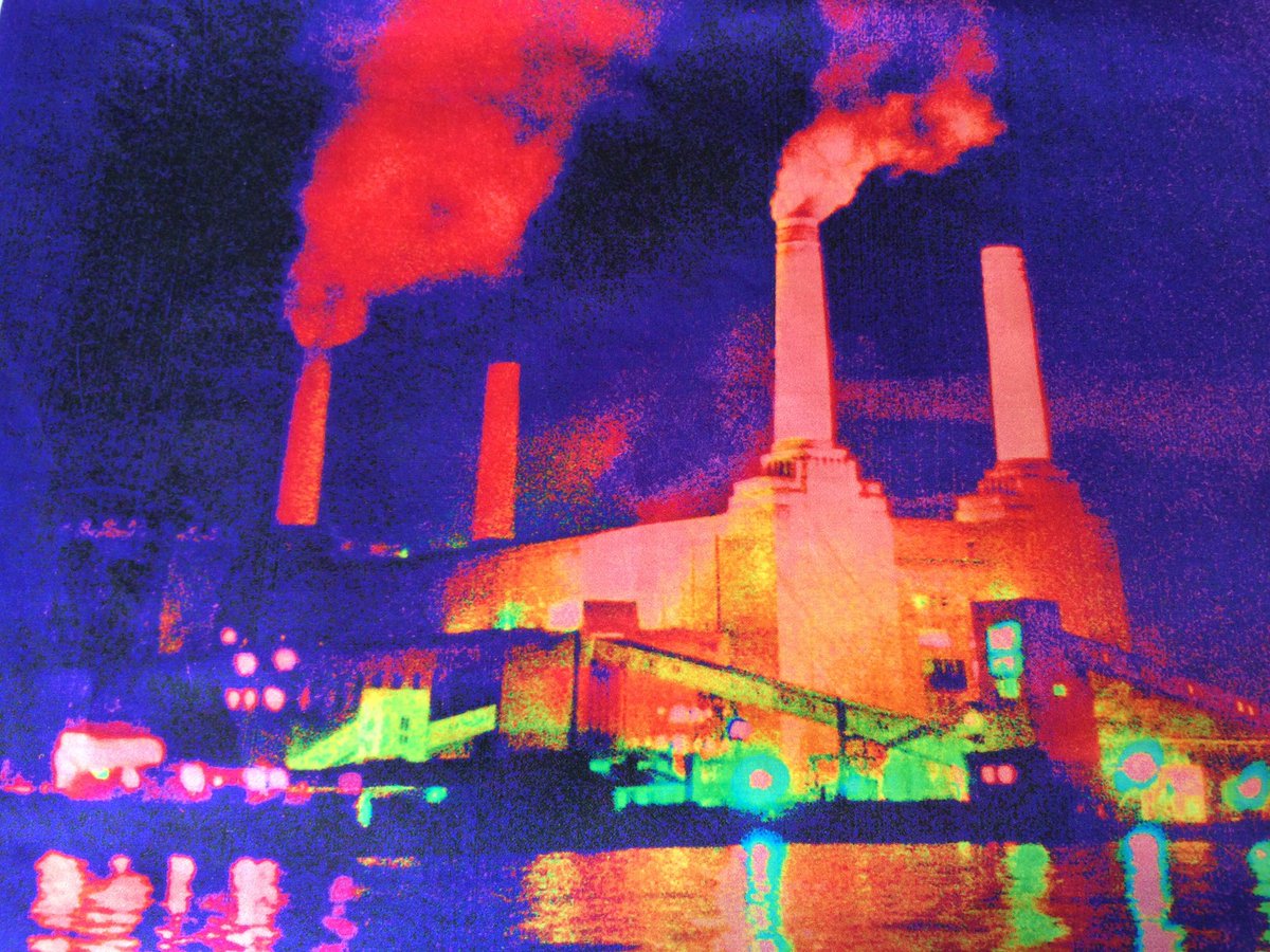 1of1DesignUK's tweet photo. Last 2 weeks @westfieldlondon #ArtHouseGallery . New set of Battersea 1978 printed on silk ! Find us near Five Guys level 0. @BatterseaPwrStn @LoveBattersea1 @BigLocalSW11 @BatterseaNewsie @BatterseaNub @Battersea_Bntr #Battersea https://t.co/PKXF6ijN6e