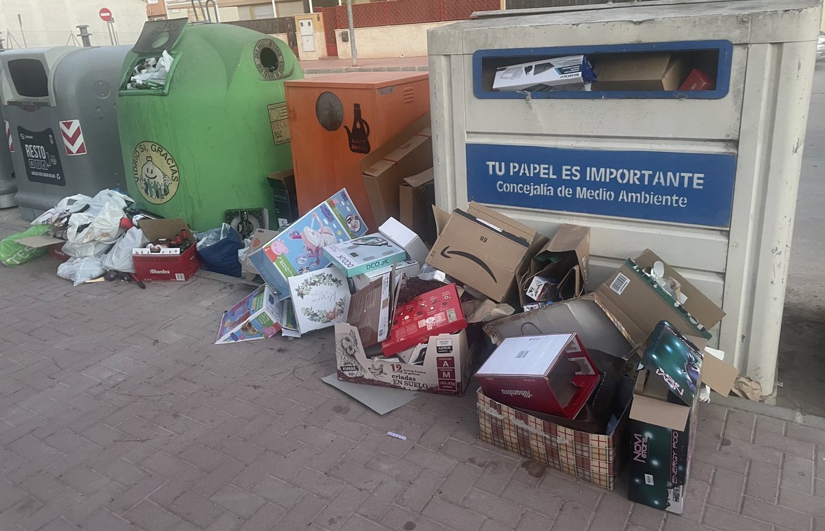 luisagh84's tweet photo. Molina de Segura, lunes 10 de enero. ¿Hasta cuándo? @AytMolinaSegura @Sercomosa https://t.co/LYtHkILwUj