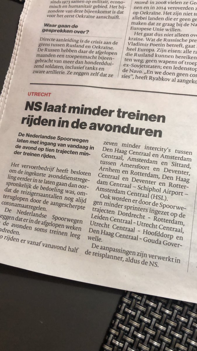 Slim! <a href="/NS_online/">NS online</a> om na de kerst/recesperioden de treinen te verminderen. #telaatinactie #hadjetweewekenkunnendoen #nugaattlevenweerbeginnen