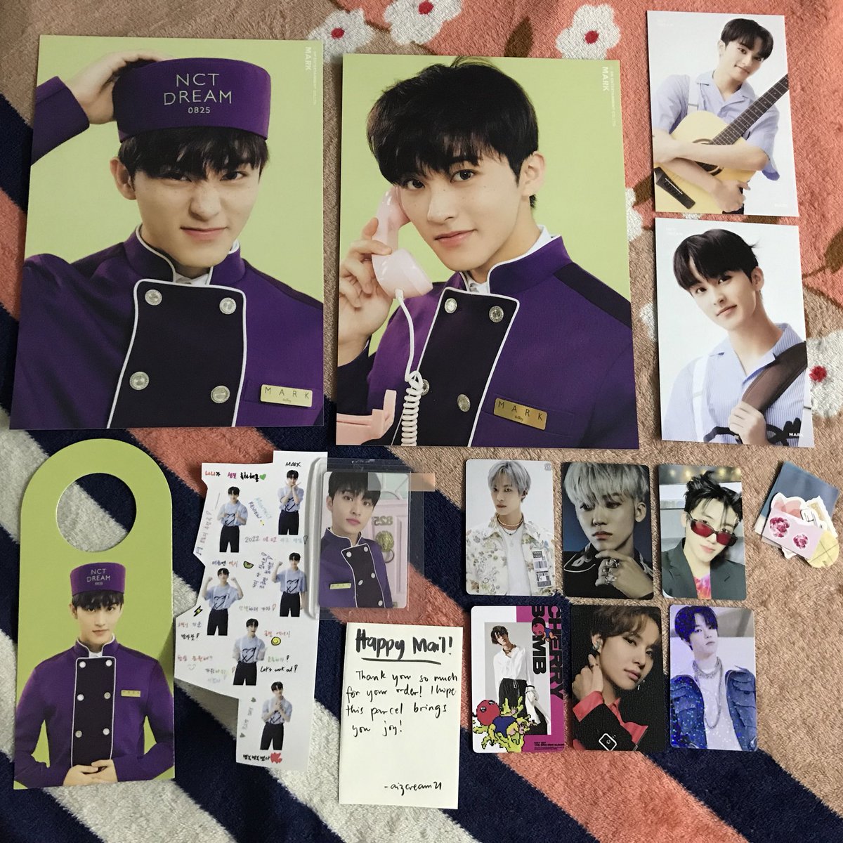 nytbuys's tweet photo. หหห #nytbuys_mails ยดหห
may umuwi na poging bellboy! thank you sm @sun_n_bear21 for packing mark safely and thank you rin po for giving me a lot of freebies. i really appreciate it po! <3 #aizTY https://t.co/xDlVwsWlgi