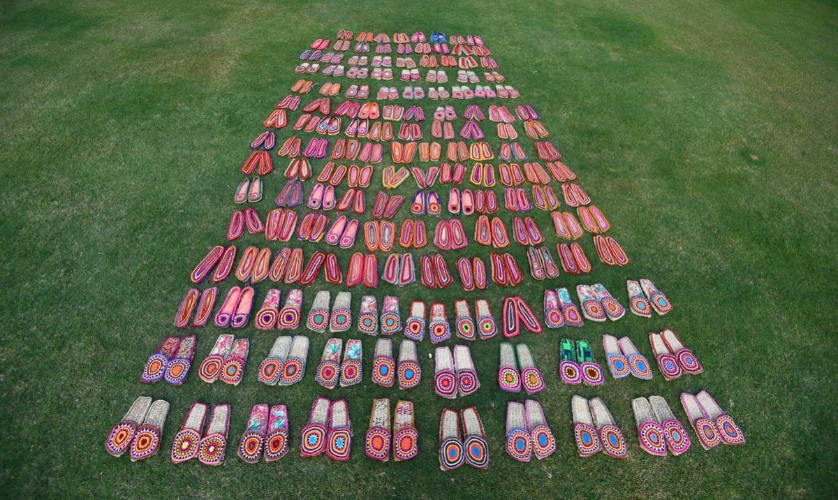 DDNewslive's tweet photo. @narendramodi PM @narendramodi sends 100 pair of jute footwear for priests, people performing seva, security guards, sanitation workers and others working at #KashiVishwanathDham https://t.co/unGv9hmCSE