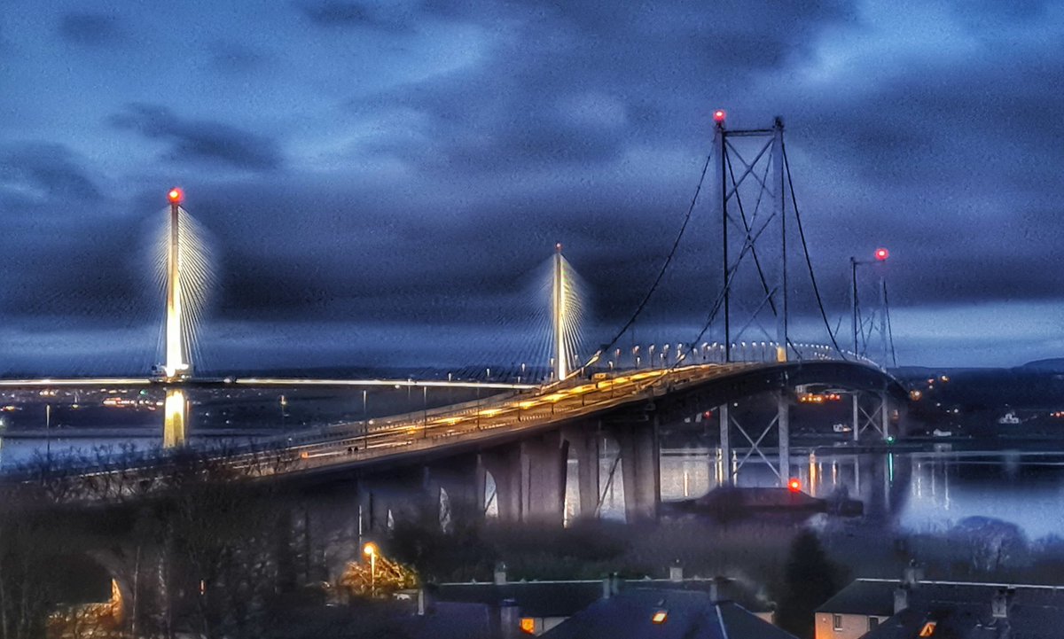 TheUnknowns21's tweet image. A wee wander over the @forthroadbridge at night! Those #Views 🌉🏴󠁧󠁢󠁳󠁣󠁴󠁿❤ #bridges #walking #VisitScotland #LoveFife #EDINBURGH @VisitScotland @UNESCOUK @welcometofife @LoveDunfermline @TheForthBridges @ForthBridges @NewForthBridge
