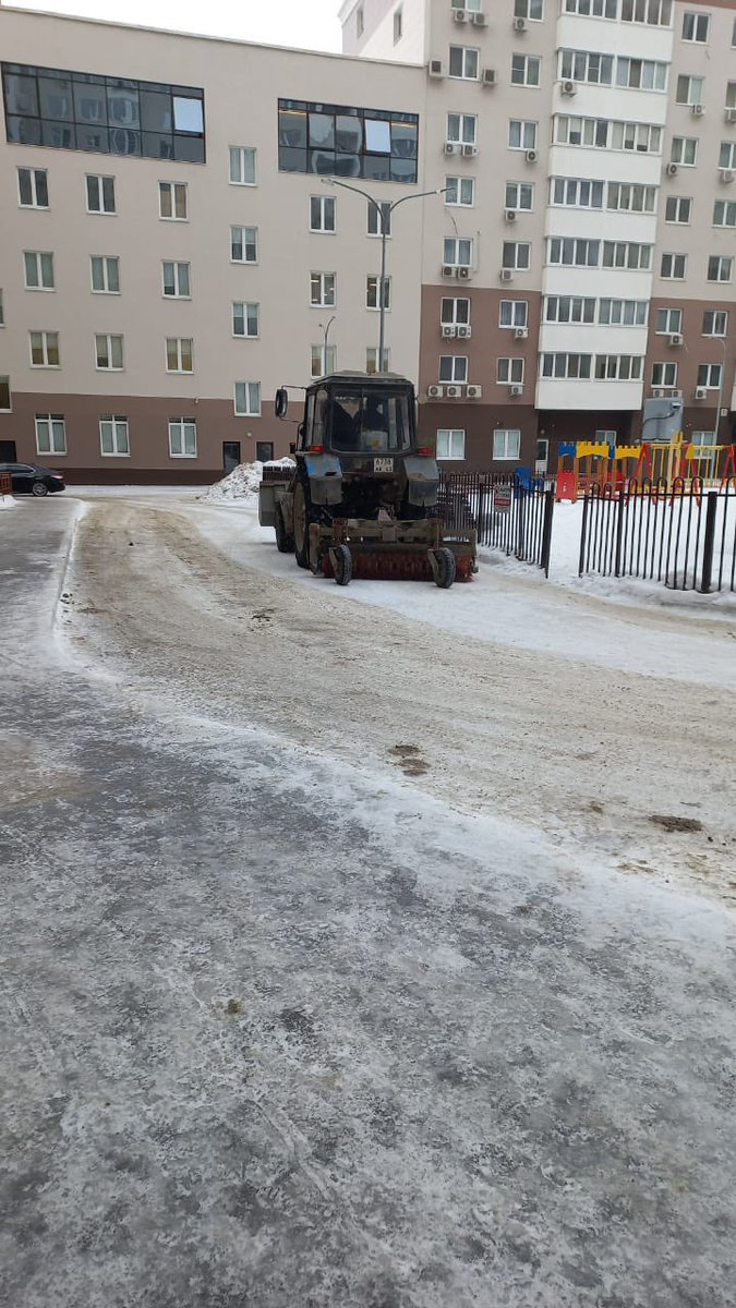 Уборка территории в районе ул. Садовая , Пушкина , Ленинская