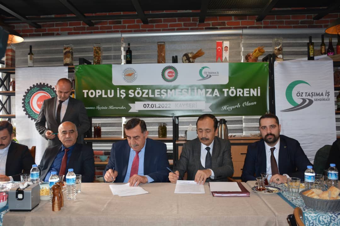 oztasimais's tweet photo. 4️⃣Mazaret izinleri , kıyafet yardımı gibi kazanımlar elde etti.Toplu iş sözleşmemizin S.S. Kayseri Özel Halk Otobüsleri Taşıma ve İşletme Kooperatifi çalışan üyelerimiz başta olmak üzere Sendikamıza ve çalışma hayatına hayırlı olmasını dileriz. https://t.co/gmsYP6twG1