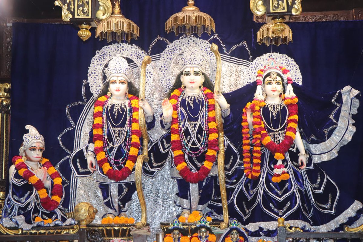 ISKCONahmd's tweet photo. ISKCON Ahmedabad Darshan 
10 Jan 2022
#Dailydarshan #RadhaGovindDev #ISKCONAhmedabad https://t.co/dZUaISCD7M