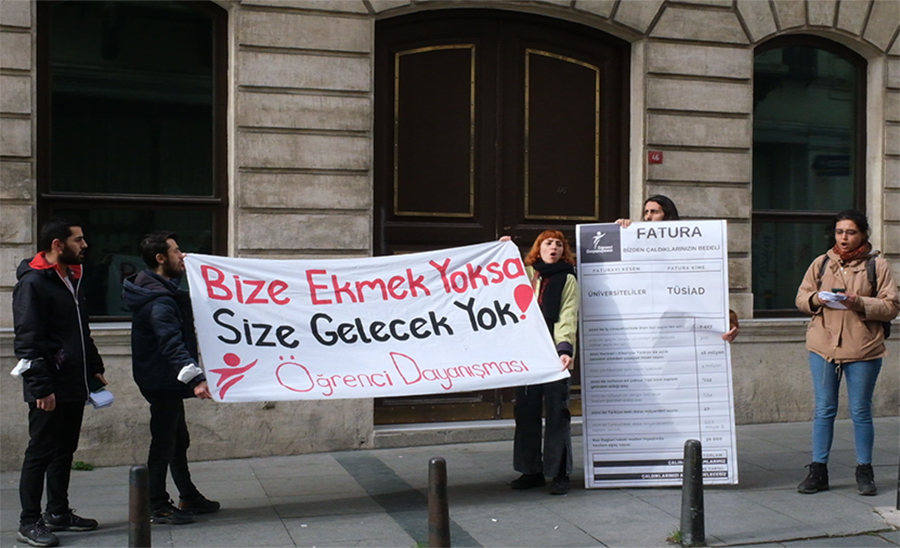 Öğrenci Dayanışması’ndan Cengiz Holding, Kolin Holding ve TÜSİAD önünde eylem: “Bizden çaldıklarınızı alacağız” 

sendika.org/2022/01/ogrenc…