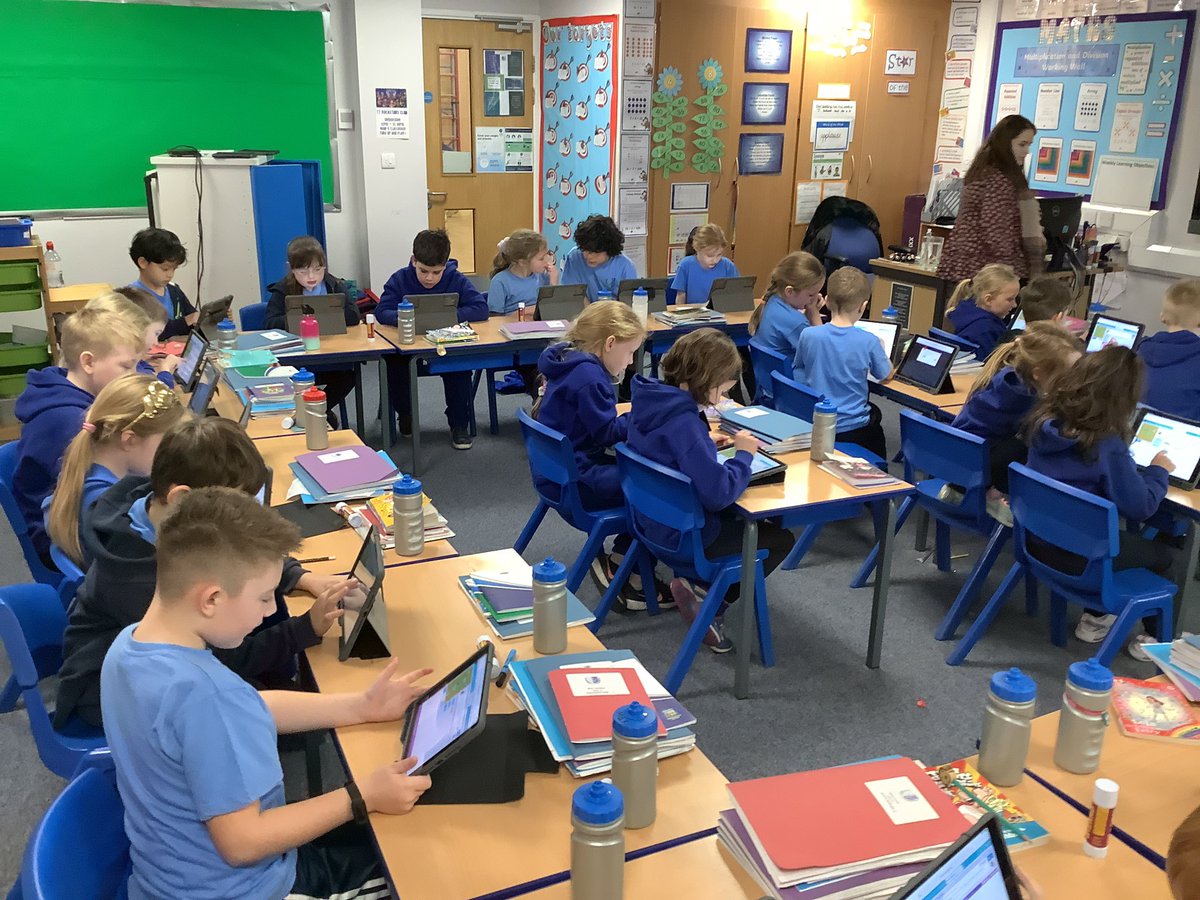 StAgnesY3's tweet image. Learning all about coding in computing on Friday #stagnescomputing