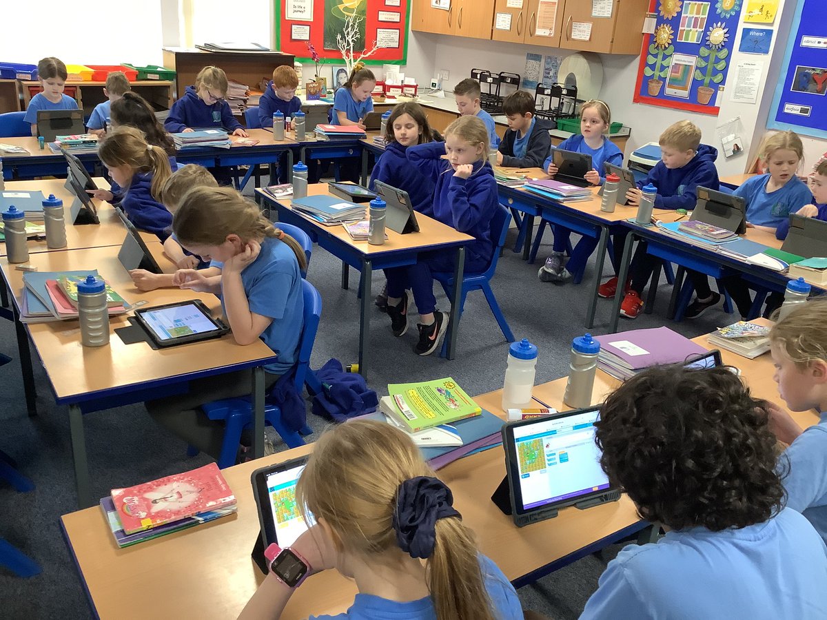 StAgnesY3's tweet image. Learning all about coding in computing on Friday #stagnescomputing