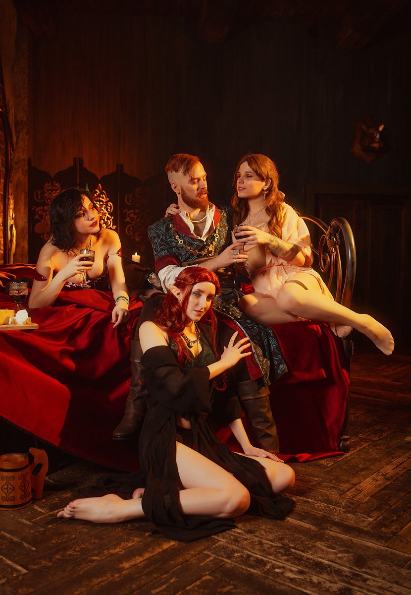 JerkOfKirkwall's tweet photo. Hearts of stone on silk sheets~ 

Ph. 📸 - @Alien_vs_alens 
Olgierd von Everec - @JerkOfKirkwall
Brothel beauties - @Fair_Ly, @maddyharu_cos &amp; @cozshedead
Asst. - @simon_cosplay 

#TheWitcher   #TheWitcherCosplay #OlgierdVonEverec #HeartsOfStone https://t.co/aHR3BWJj9g
