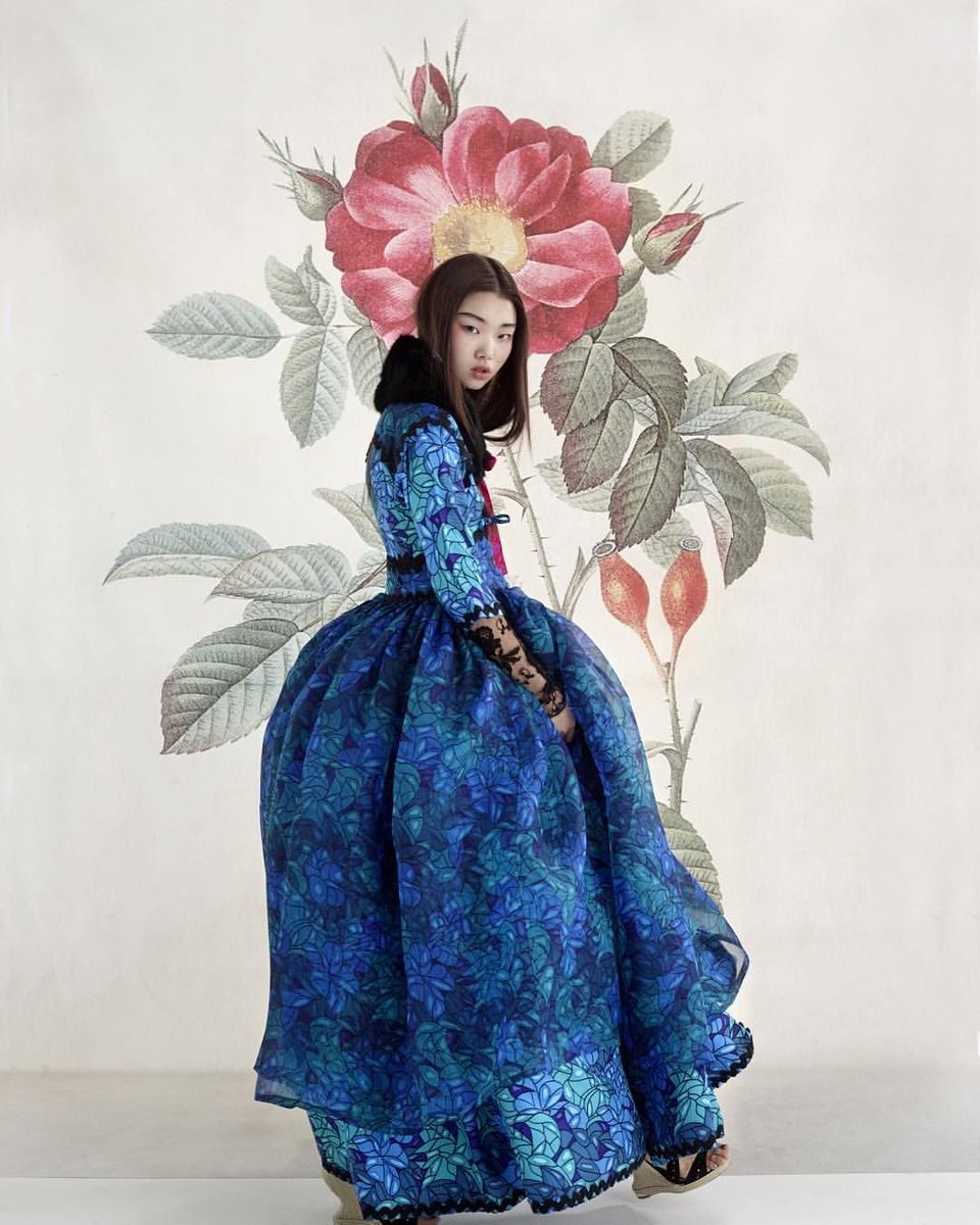 サザビーズオークション 100万円落札品 中世アンティークドレス トルソー付