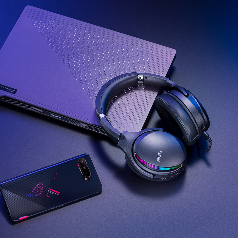 ASUS_ROG's tweet photo. Next-gen has arrived and it gets along with everyone on the block. [🎧💖🎮📱💻🖥️]

#ROGFusionII500 with a 3.5 mm jack, USB-C® &amp; USB-A connectivity. 
#ROGHeadset #ROGPeripherals #CES2022 #TheRiseOfGamers

Check it out. 👉 https://t.co/oCihy7VBsJ