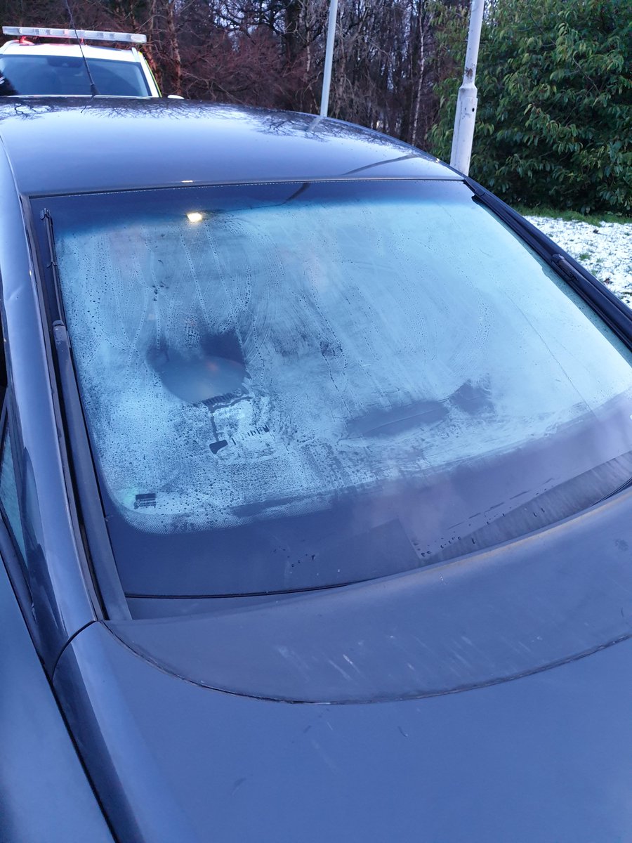 PSOSArgWestDunb's tweet photo. #LRPU stopped this vehicle in Bonhill as schools were coming out. Driver had not sufficiently demisted windows placing children and other road users at risk. Driver issued 3 points and £100 fine.
#DriveWinterSafe #TakeExtraTime #ClearWindowClearView
@polscotrpu https://t.co/8DcJu28m5V