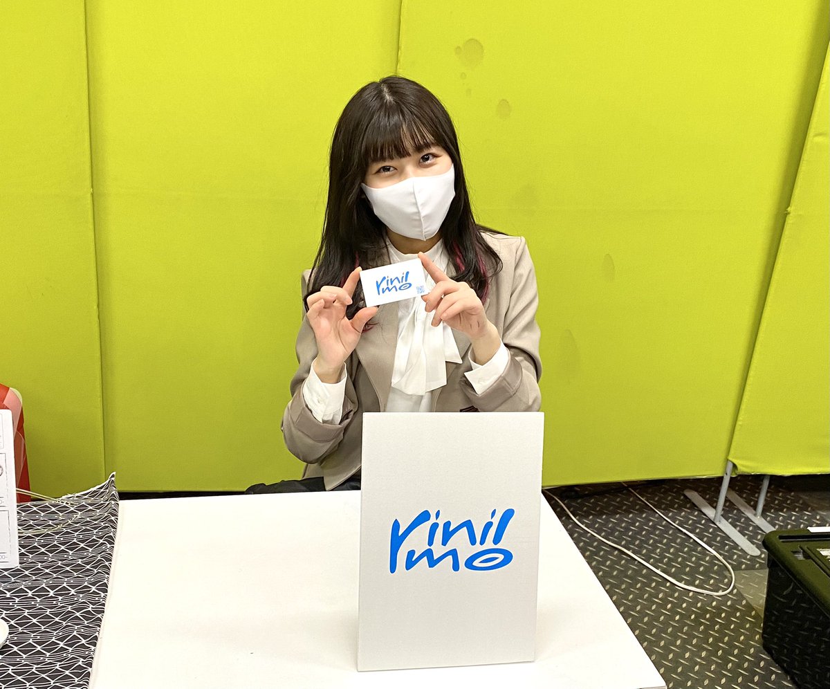 rina_4b's tweet photo. 物販やってます✨✨

#rinimo #live #下北沢 
@skz_reg https://t.co/xs9pFwEhu2
