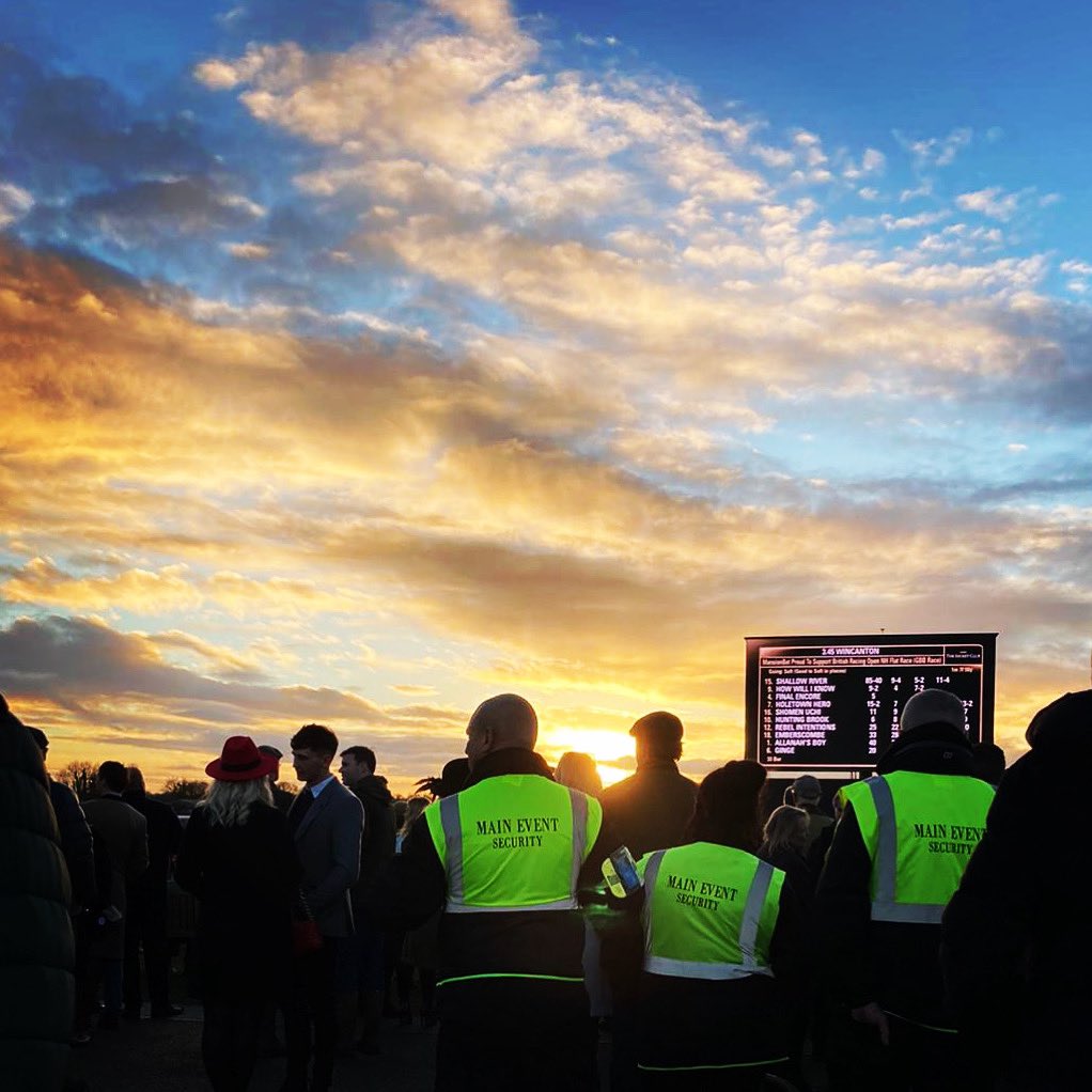 maineventsec's tweet photo. 📢 Calling all SIA Security &amp; Event Stewards!! #maineventsecurity are now #recruiting for a busy 2022 #festival and #event season! 🎪🎶 Fill out our quick application form to start the process: https://t.co/RBrakT8ehw
#siasecurity #eventsteward #securityjob #securitylife https://t.co/aFvD2HEKIW