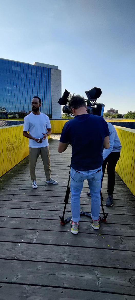 vanBelkom's tweet image. Dinsdagavond ben ik te zien in de docuserie ‘Reference Man’ @NPO2! In de 2e aflevering staat #technologie centraal. Ik ga in op de discriminerende werking van #algoritmes. Hele reeks 10 t/m donderdag 13 januari om 22.15 uur @BNNVARA! #referenceman #discriminatie #data #toekomst