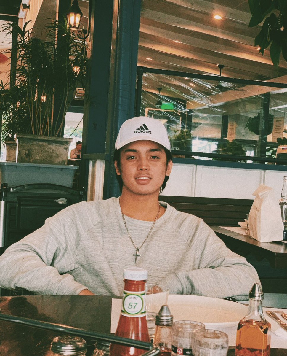 kdinfilm's tweet photo. lunch dates with kd, but make it film 🎞✨🤍

🌮: https://t.co/l63TOd40kY https://t.co/5cUVtnYi9v