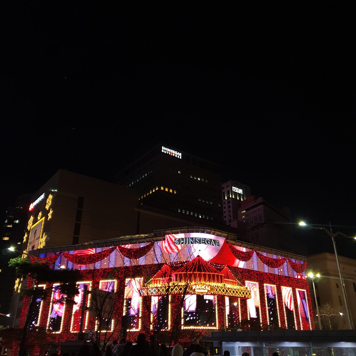 나도 보고왔다!!!!!!
#신세계본점 #fwb #섹트 #맘눌뎀 #수원 #인계동