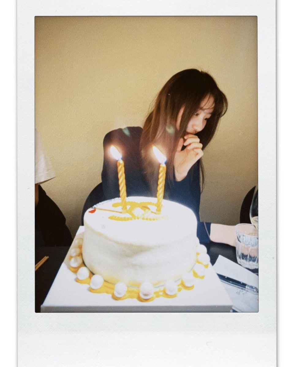 heejizming's tweet photo. 우리 깃털 채연 누나 생일 너무 축하해요!
#22년에_더욱더빛날_채연이를위해
오늘 맛있는거 많이 먹고 행복한 하루 보내고
#TodayIsChaestival 
평생 행복한 일들만 있길 💙💙
항상 너무 고마워요 ♡ https://t.co/KgE1EUTYE4