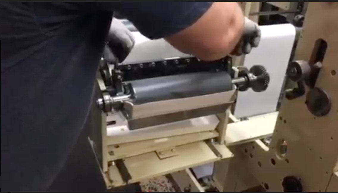 DIPCompany's tweet image. Get the most out of your pan liner system with answers to common “Quick Change” questions.  Click here or call us! #inkpan #fountainliner #driptrays
ow.ly/eE4T50HhZbq