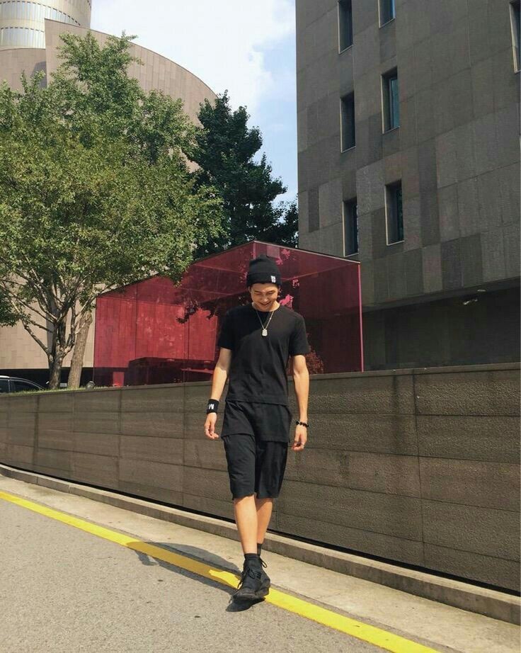 namjoonstanding's tweet photo. I miss you #namjoon #RM https://t.co/x1vU6gye3C